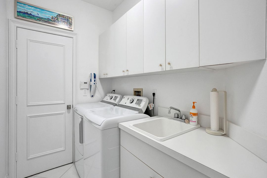 For Rent: $14,000 (3 beds, 3 baths, 2384 Square Feet)