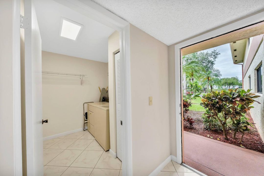 Active With Contract: $146,999 (2 beds, 2 baths, 1150 Square Feet)