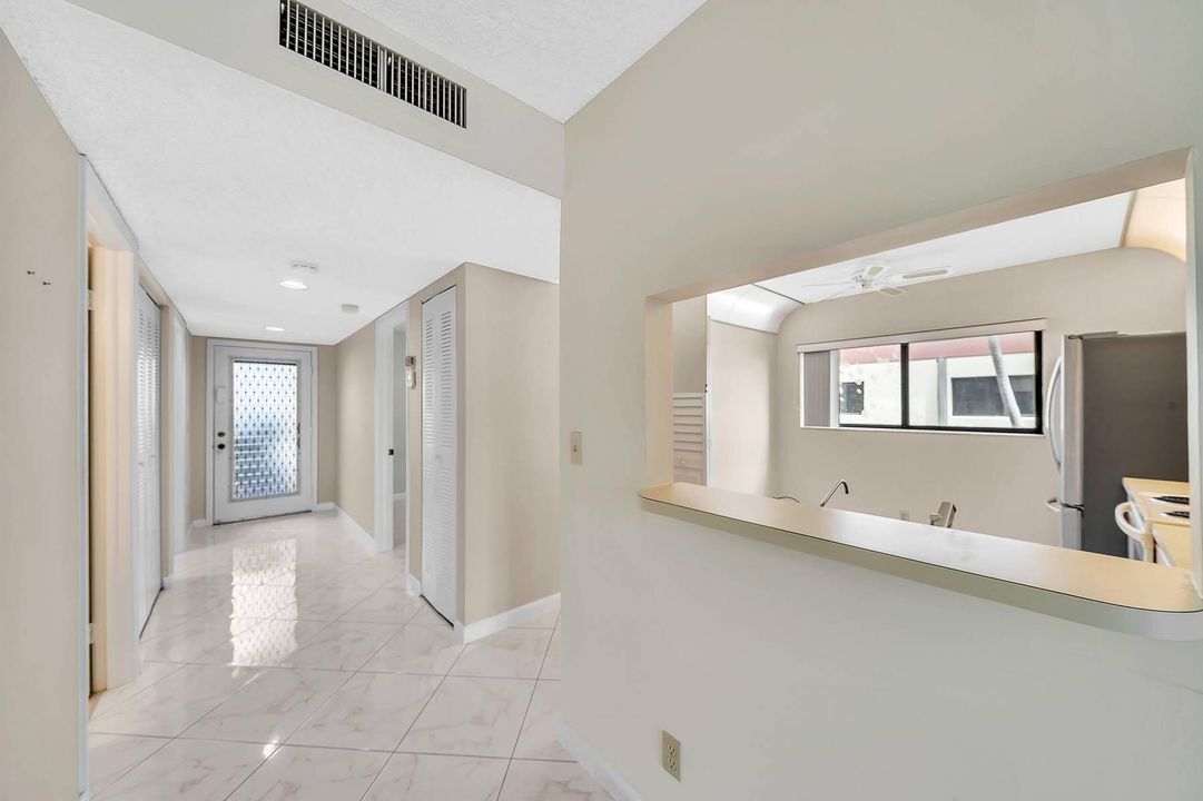 Active With Contract: $146,999 (2 beds, 2 baths, 1150 Square Feet)