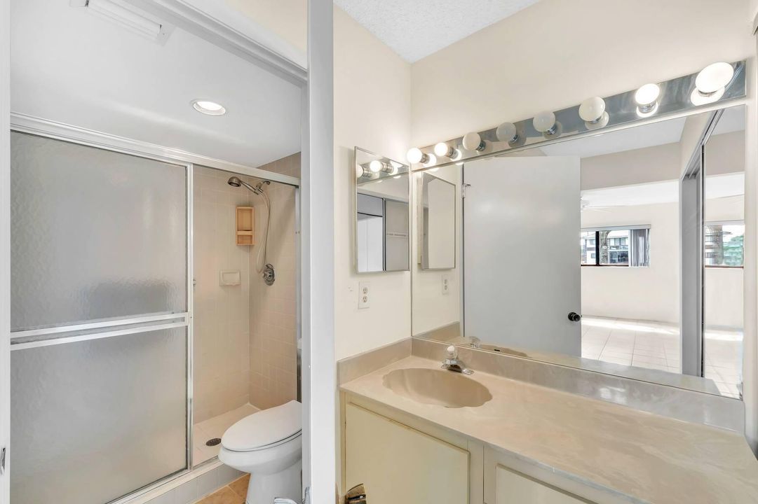 Active With Contract: $146,999 (2 beds, 2 baths, 1150 Square Feet)