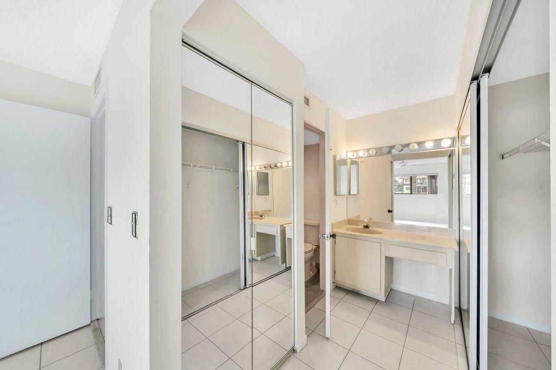 Active With Contract: $146,999 (2 beds, 2 baths, 1150 Square Feet)