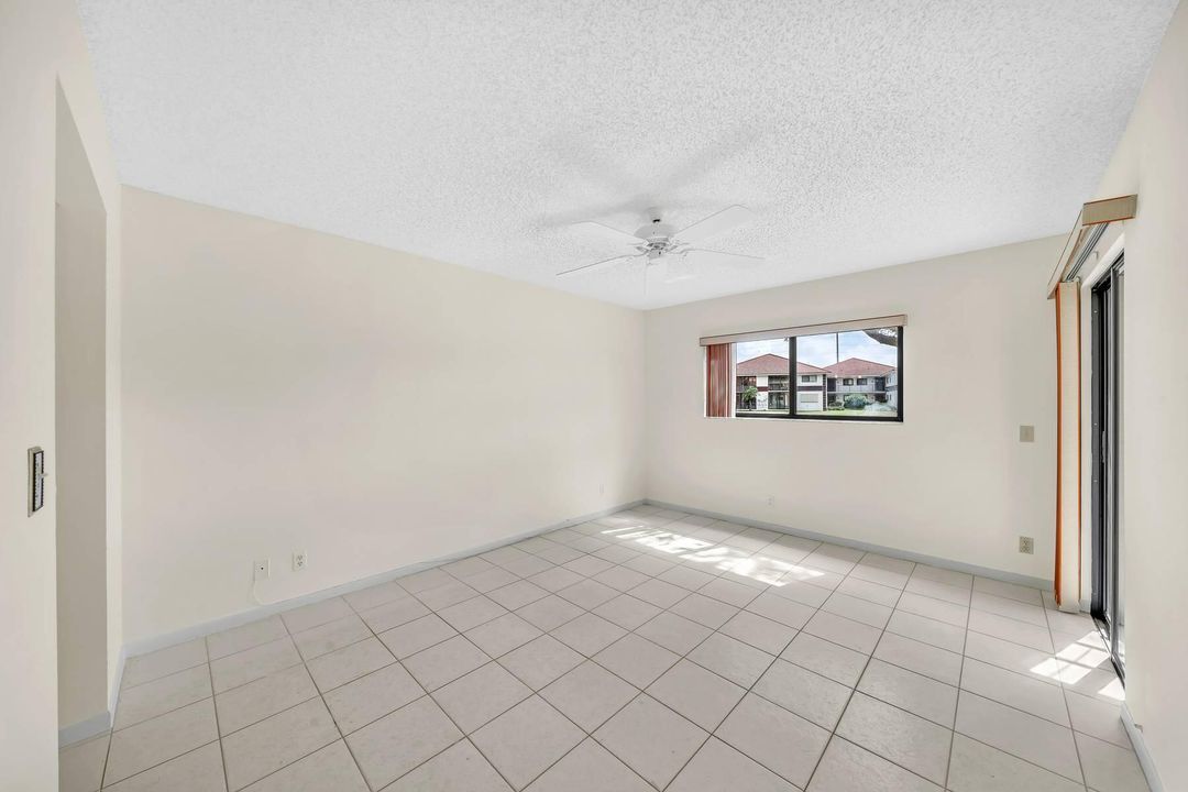 Active With Contract: $146,999 (2 beds, 2 baths, 1150 Square Feet)