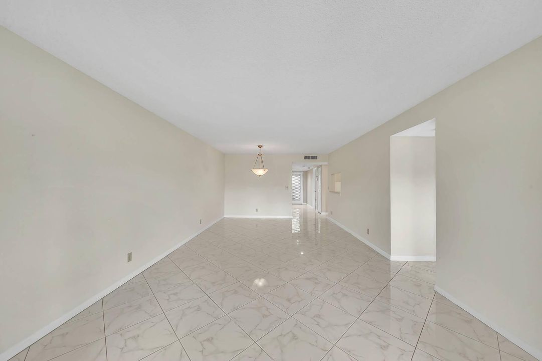 Active With Contract: $146,999 (2 beds, 2 baths, 1150 Square Feet)