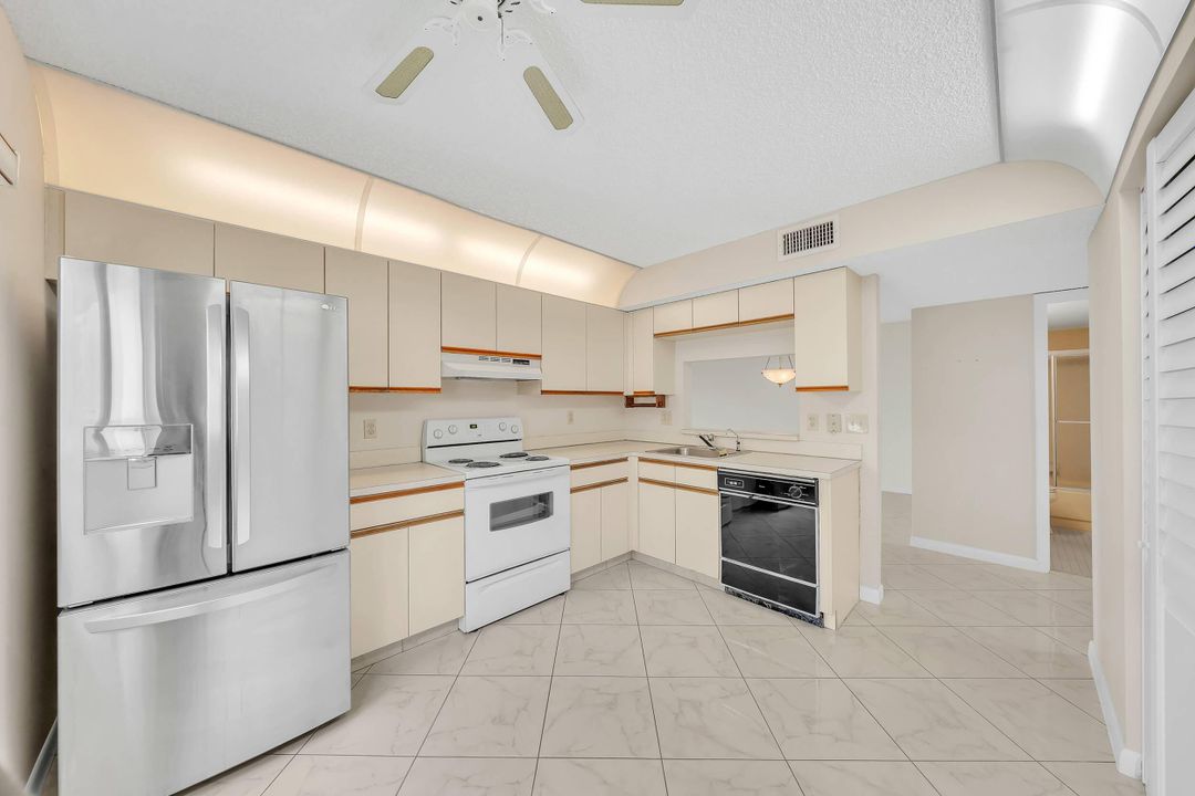 Active With Contract: $146,999 (2 beds, 2 baths, 1150 Square Feet)