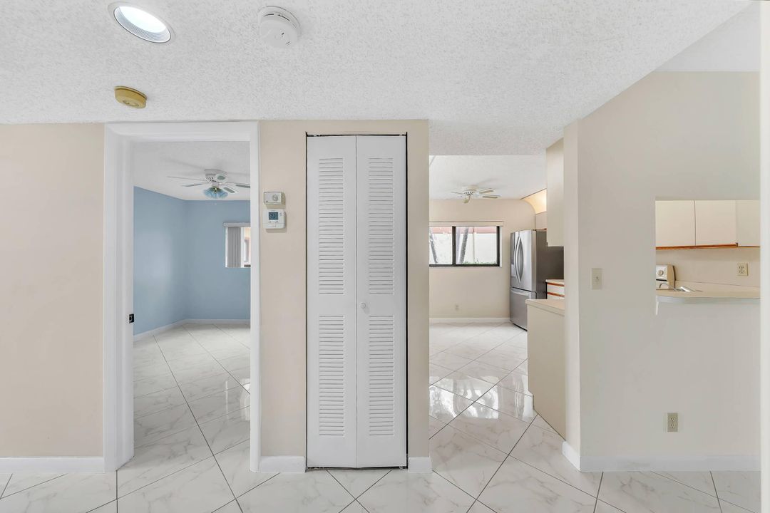 Active With Contract: $146,999 (2 beds, 2 baths, 1150 Square Feet)