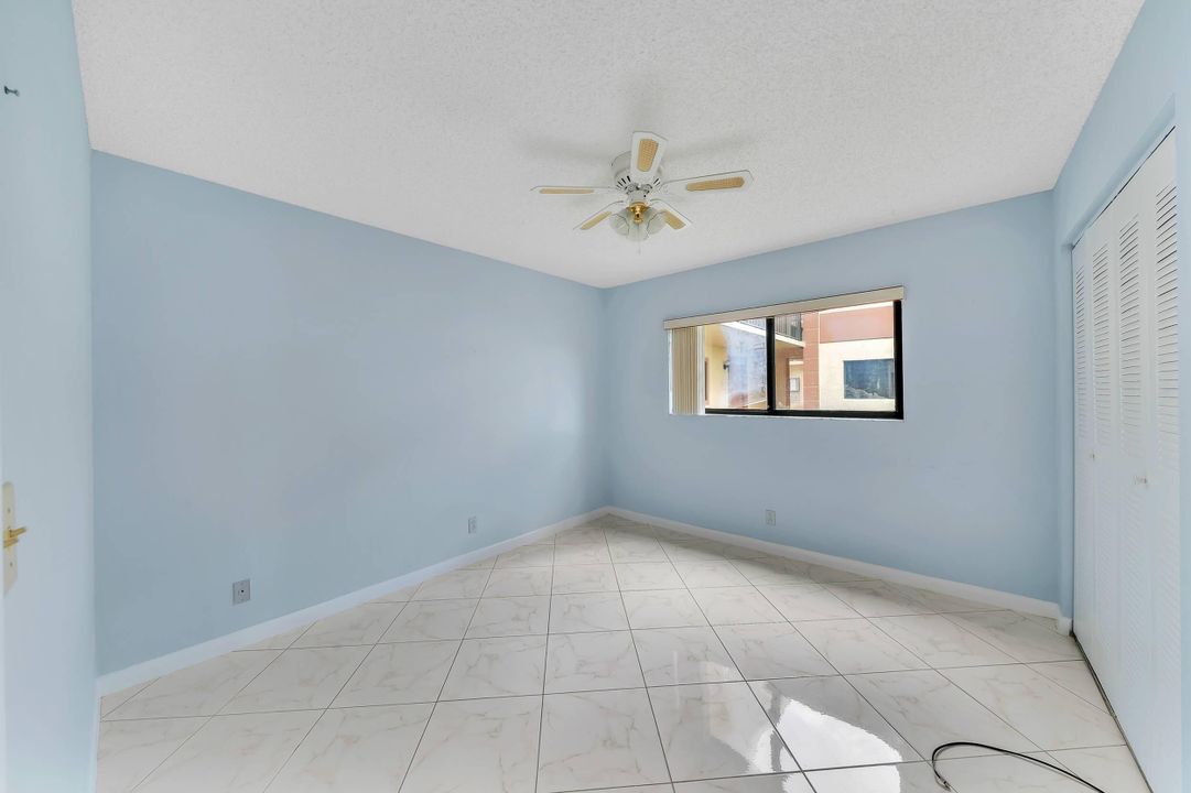 Active With Contract: $146,999 (2 beds, 2 baths, 1150 Square Feet)