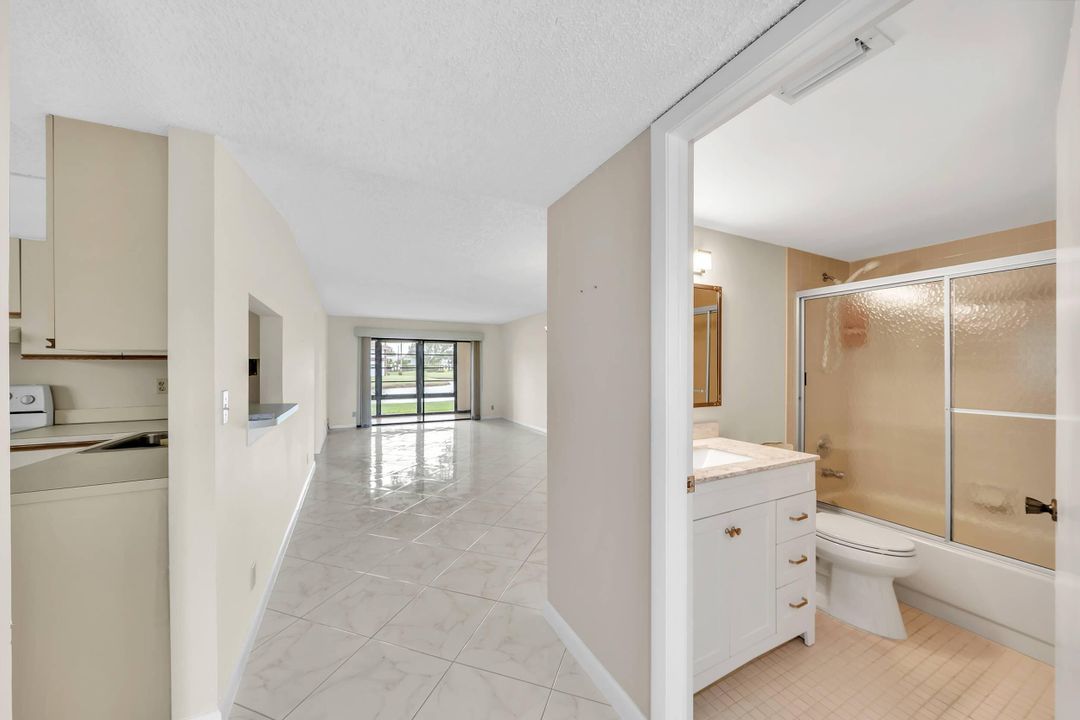 Active With Contract: $146,999 (2 beds, 2 baths, 1150 Square Feet)