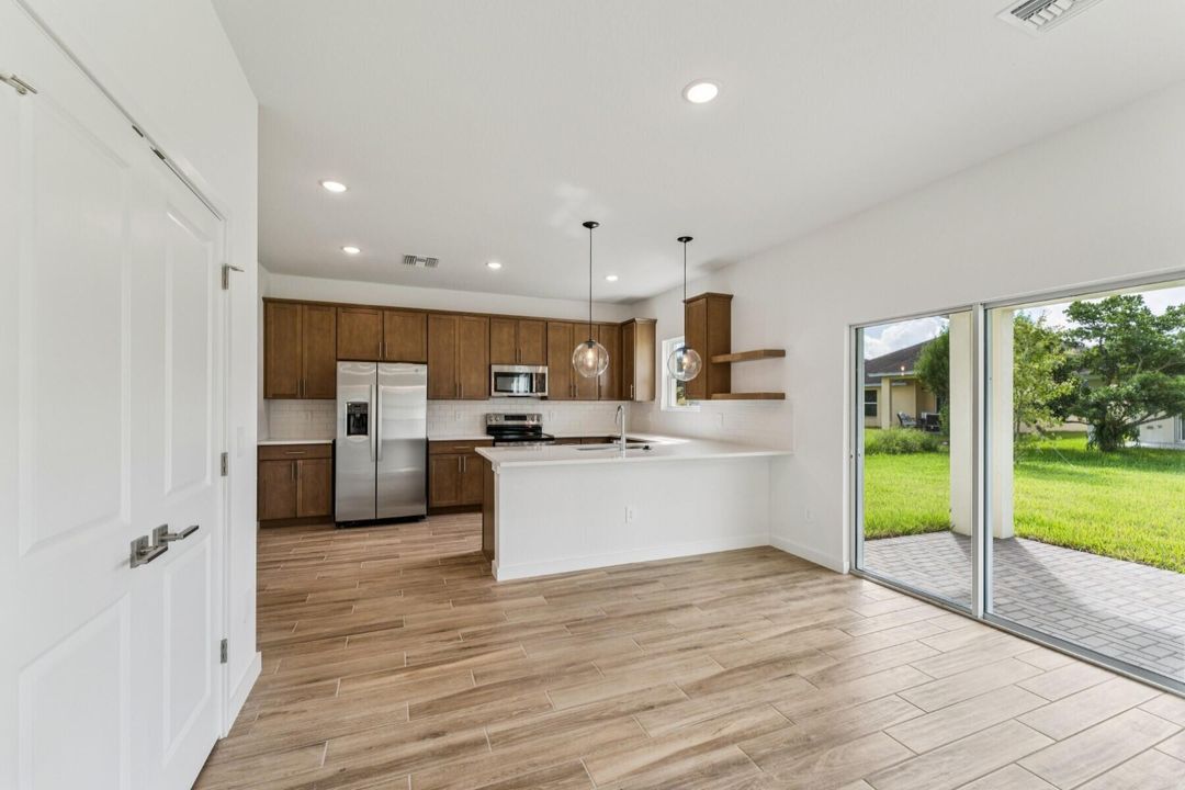 For Sale: $389,995 (3 beds, 2 baths, 1985 Square Feet)