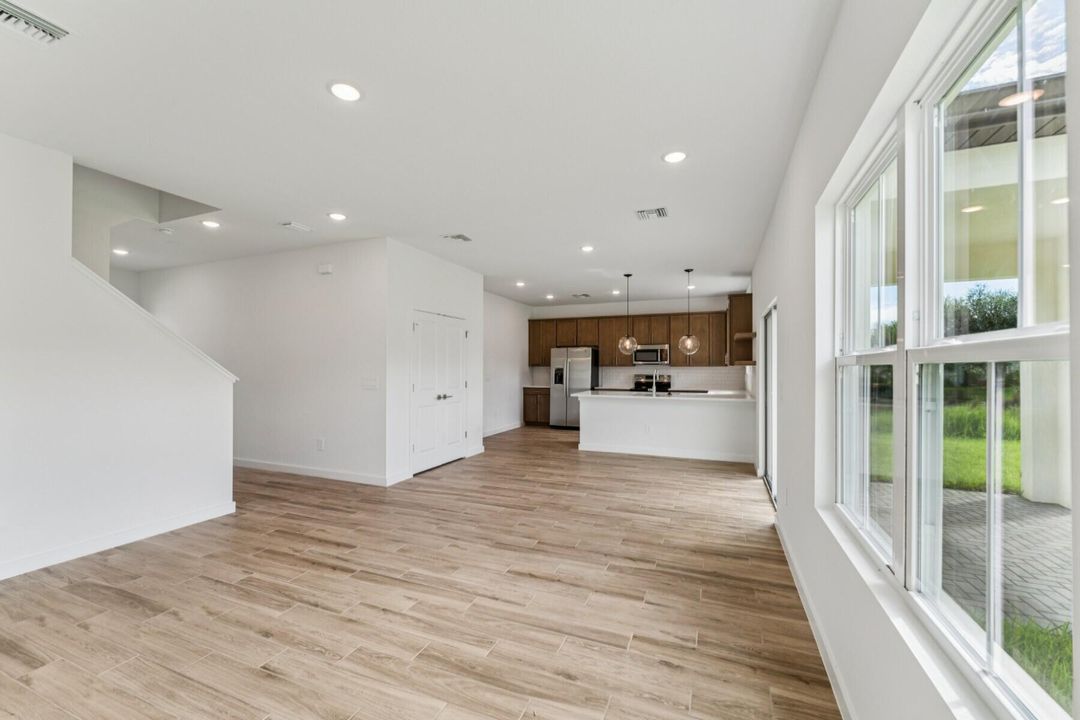 For Sale: $389,995 (3 beds, 2 baths, 1985 Square Feet)