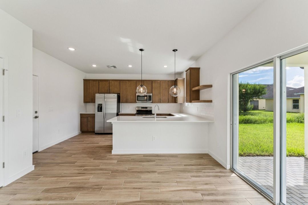 For Sale: $389,995 (3 beds, 2 baths, 1985 Square Feet)