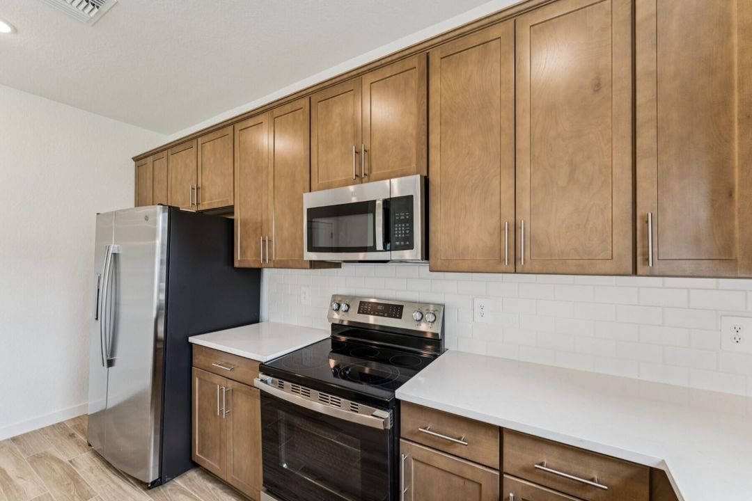 For Sale: $389,995 (3 beds, 2 baths, 1985 Square Feet)