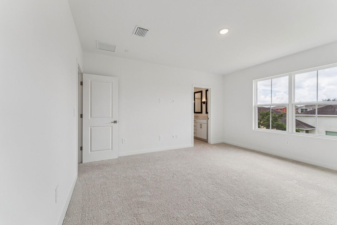 For Sale: $389,995 (3 beds, 2 baths, 1985 Square Feet)