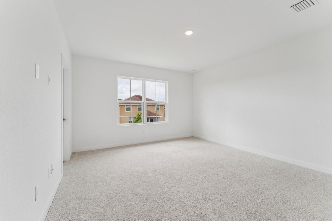 For Sale: $389,995 (3 beds, 2 baths, 1985 Square Feet)