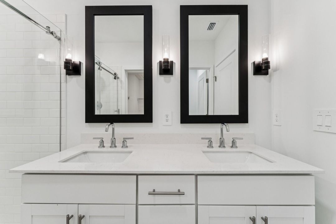 For Sale: $389,995 (3 beds, 2 baths, 1985 Square Feet)