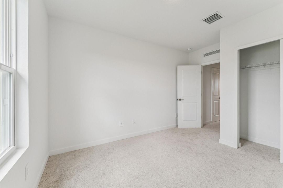 For Sale: $389,995 (3 beds, 2 baths, 1985 Square Feet)