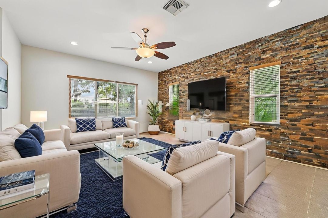 待售: $725,000 (5 贝兹, 3 浴室, 3119 平方英尺)