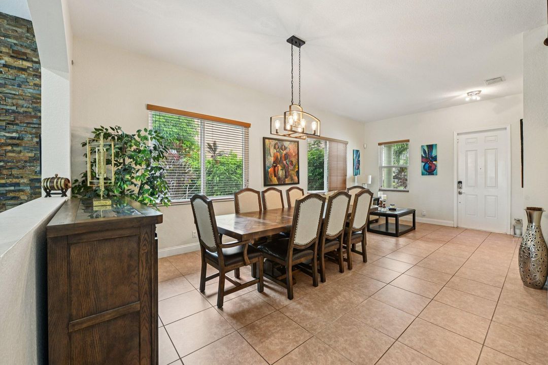 待售: $725,000 (5 贝兹, 3 浴室, 3119 平方英尺)