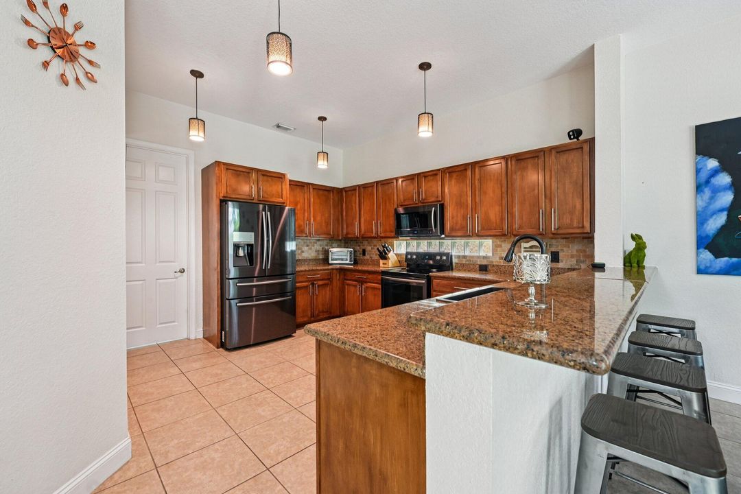 待售: $725,000 (5 贝兹, 3 浴室, 3119 平方英尺)