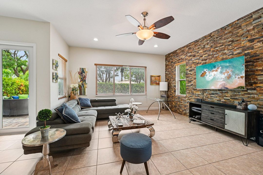 待售: $725,000 (5 贝兹, 3 浴室, 3119 平方英尺)