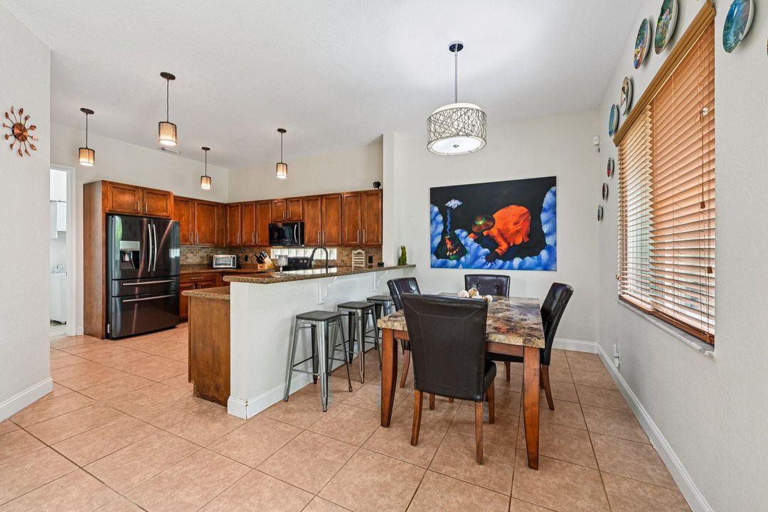 待售: $725,000 (5 贝兹, 3 浴室, 3119 平方英尺)