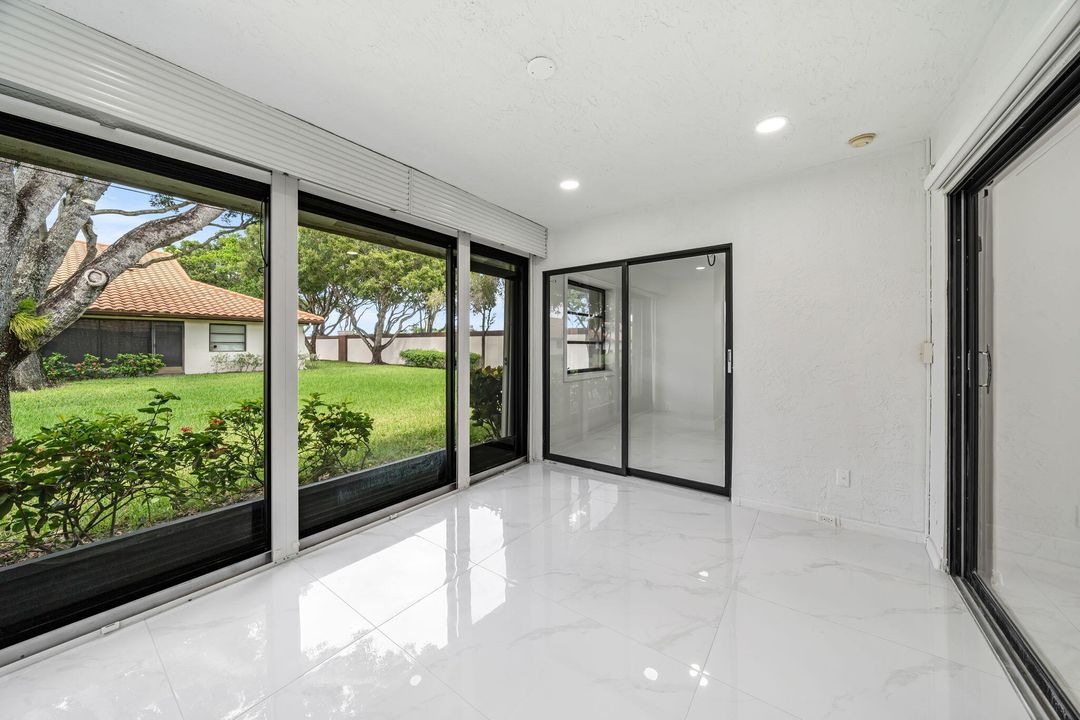 Active With Contract: $439,000 (2 beds, 2 baths, 1500 Square Feet)