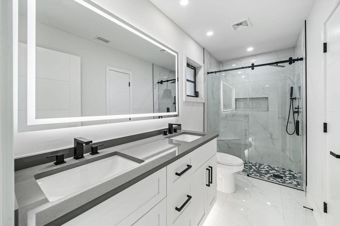 Active With Contract: $439,000 (2 beds, 2 baths, 1500 Square Feet)