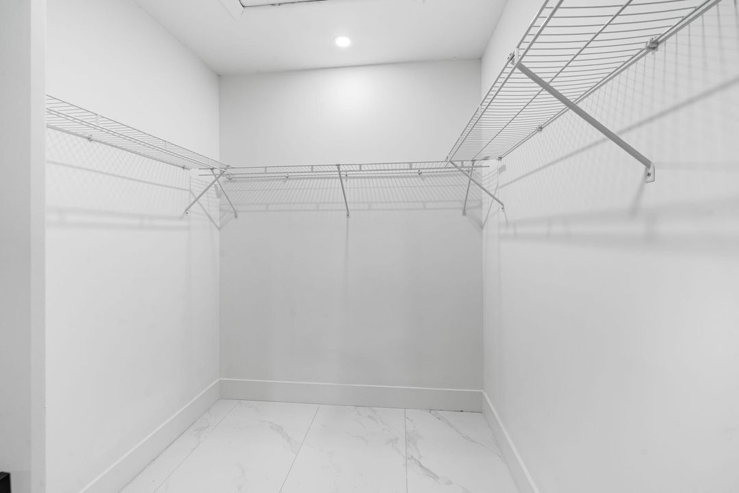 Active With Contract: $439,000 (2 beds, 2 baths, 1500 Square Feet)