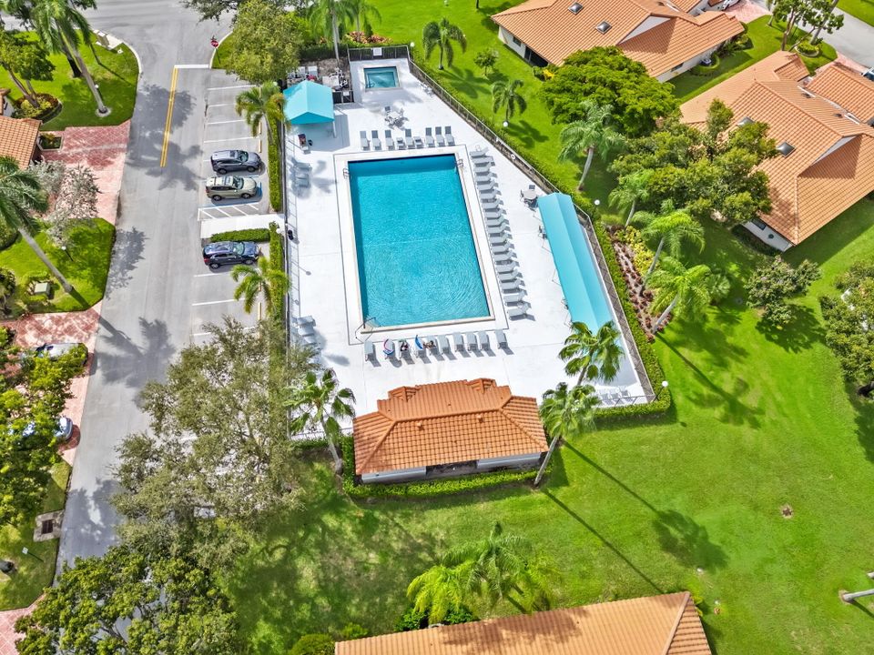 Active With Contract: $439,000 (2 beds, 2 baths, 1500 Square Feet)