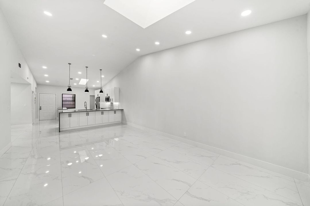 Active With Contract: $439,000 (2 beds, 2 baths, 1500 Square Feet)