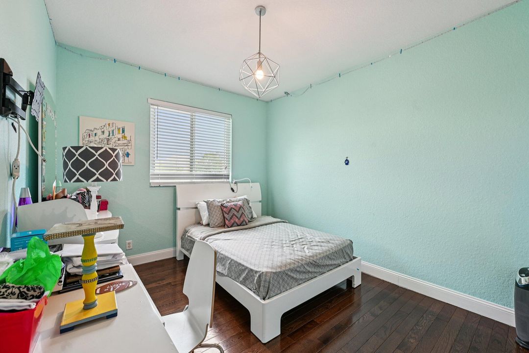 待售: $725,000 (5 贝兹, 3 浴室, 3119 平方英尺)