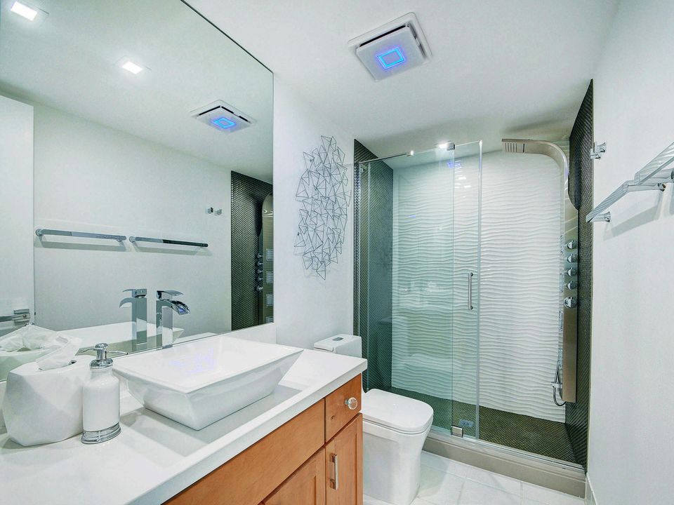 出租: $12,000 (2 贝兹, 2 浴室, 1405 平方英尺)