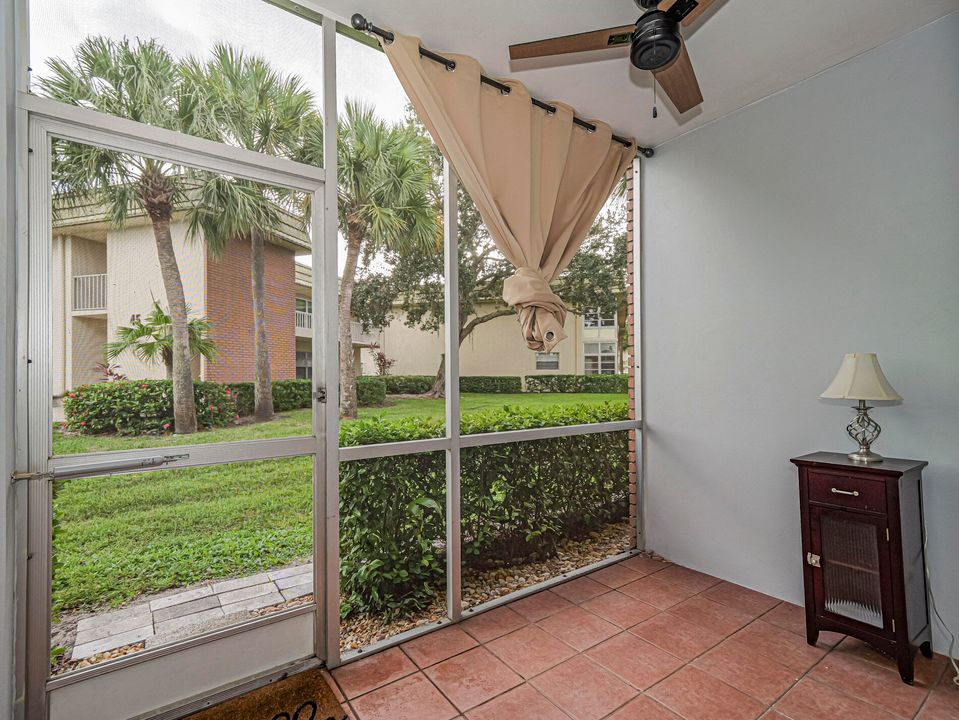 For Sale: $109,900 (1 beds, 1 baths, 630 Square Feet)