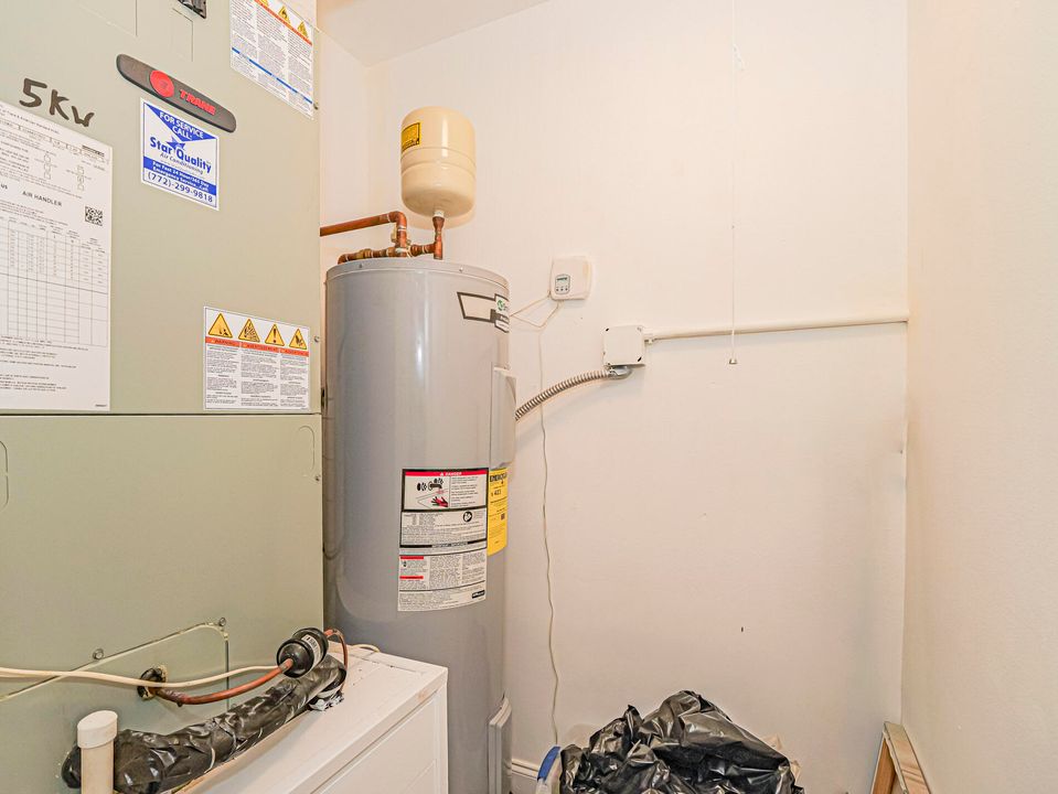 For Sale: $109,900 (1 beds, 1 baths, 630 Square Feet)