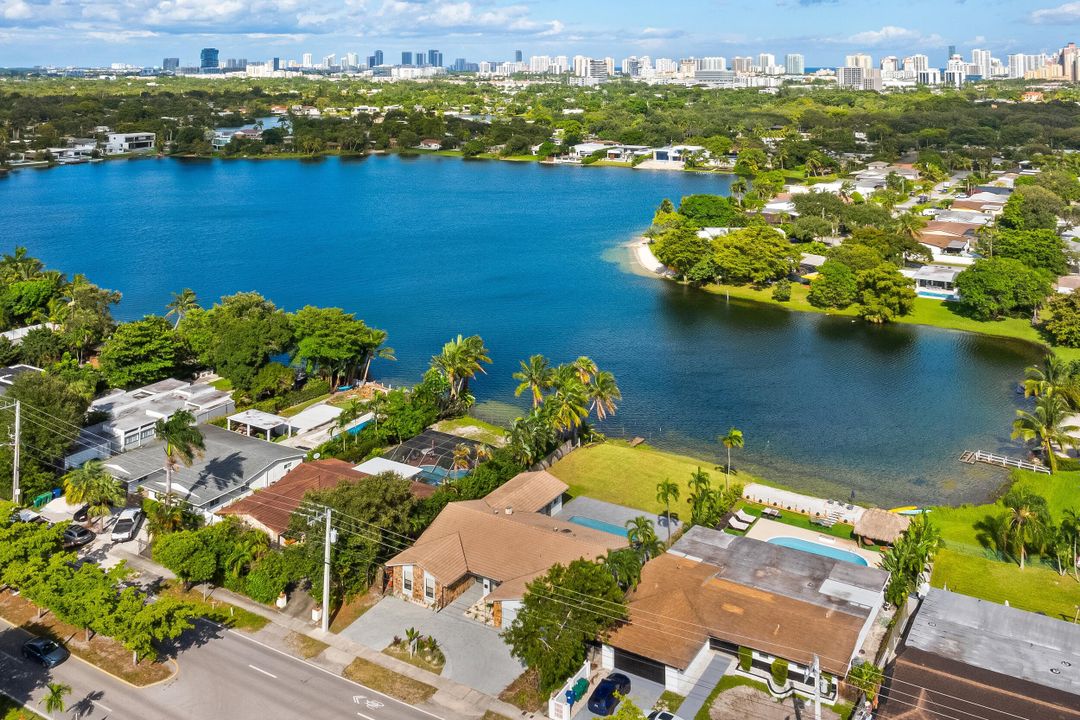 For Sale: $2,325,000 (4 beds, 3 baths, 2912 Square Feet)