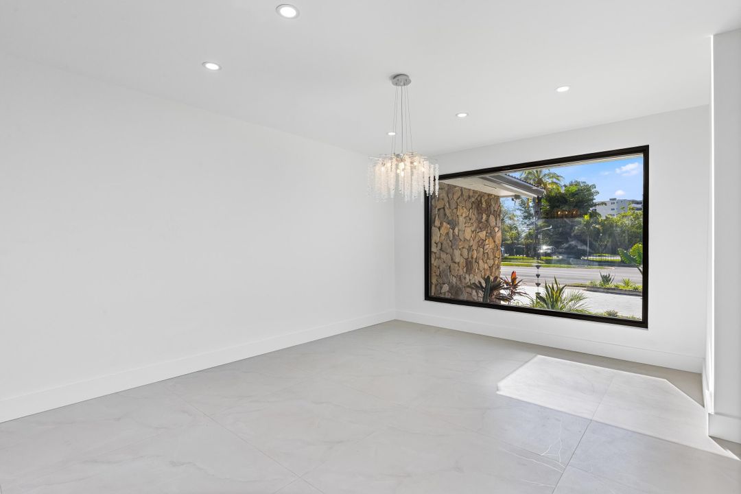 For Sale: $2,325,000 (4 beds, 3 baths, 2912 Square Feet)