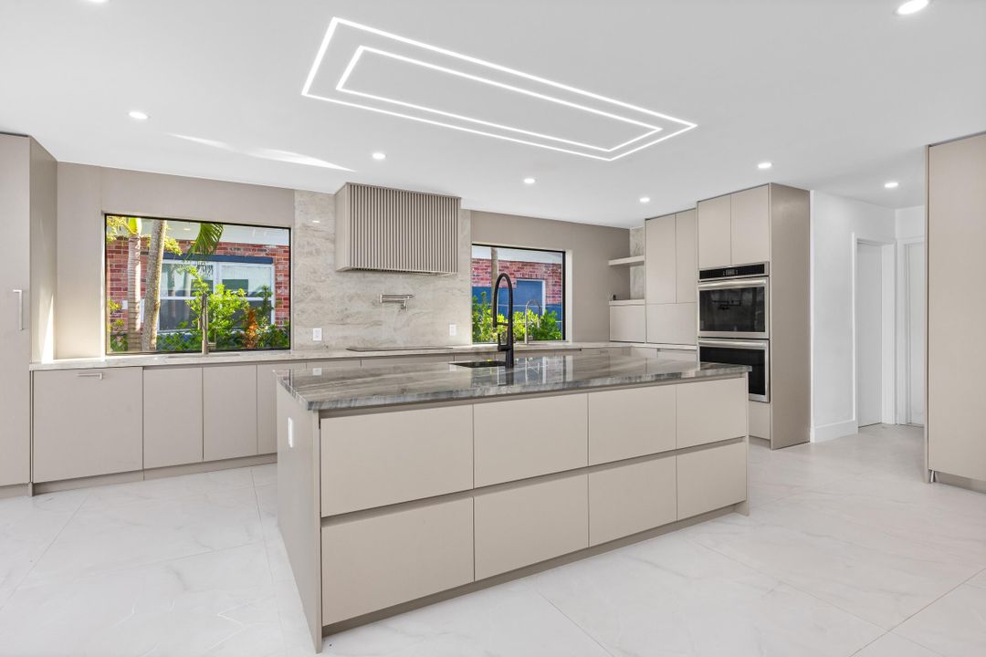 For Sale: $2,325,000 (4 beds, 3 baths, 2912 Square Feet)