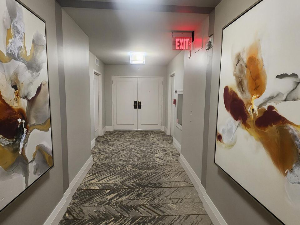 Activo con contrato: $10,000 (3 camas, 3 baños, 2006 Pies cuadrados)