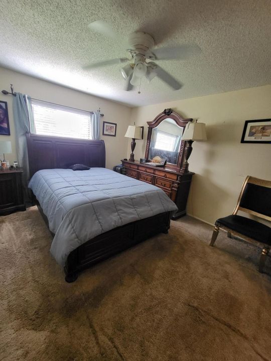 待售: $155,900 (2 贝兹, 2 浴室, 1078 平方英尺)