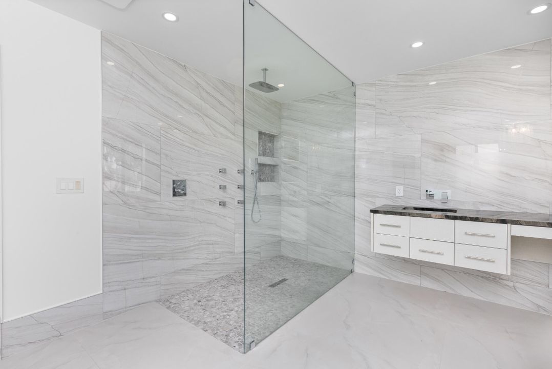 For Sale: $2,325,000 (4 beds, 3 baths, 2912 Square Feet)