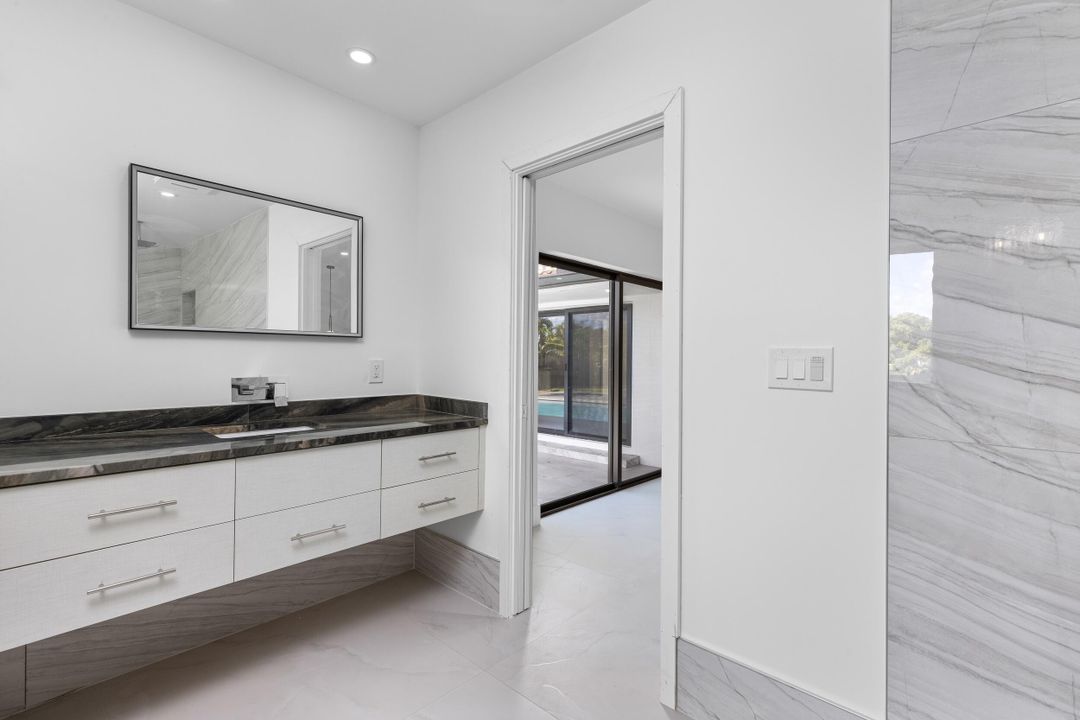 For Sale: $2,325,000 (4 beds, 3 baths, 2912 Square Feet)