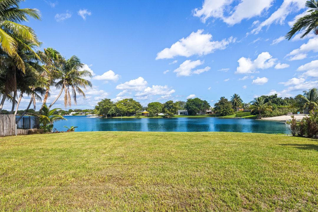 For Sale: $2,325,000 (4 beds, 3 baths, 2912 Square Feet)