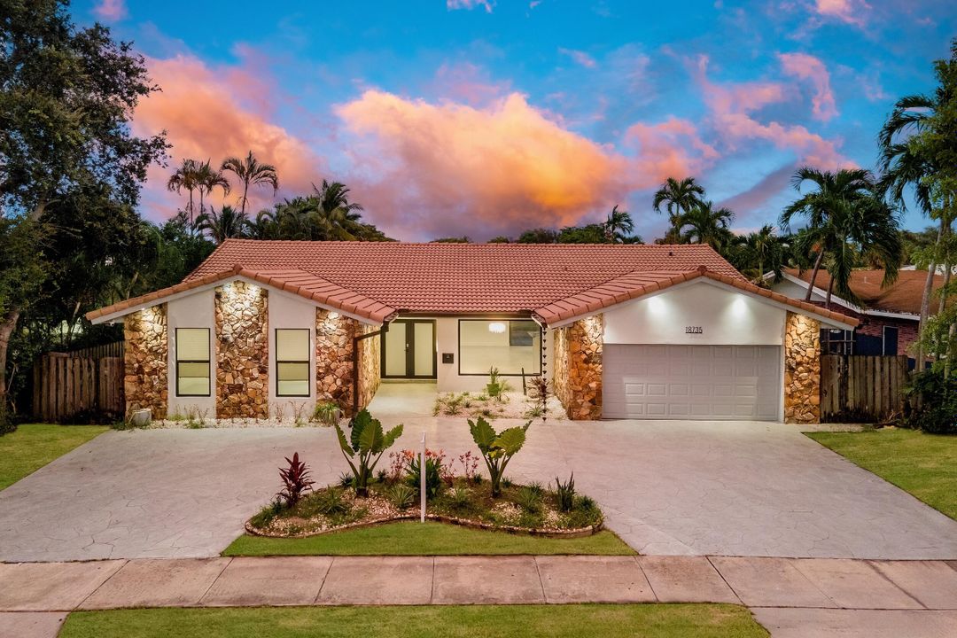 For Sale: $2,325,000 (4 beds, 3 baths, 2912 Square Feet)