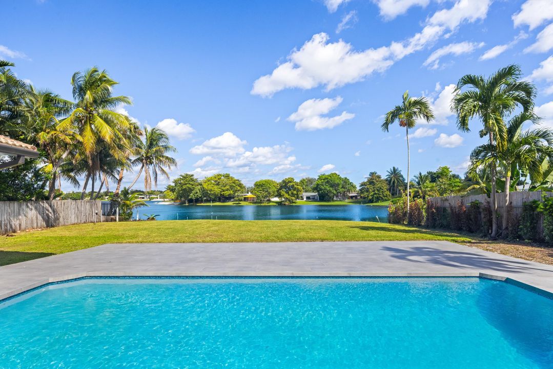 For Sale: $2,325,000 (4 beds, 3 baths, 2912 Square Feet)