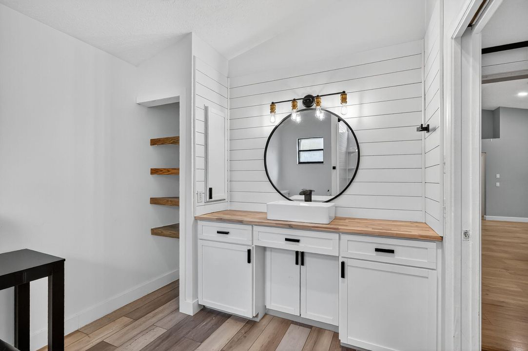 合同活跃: $425,000 (3 贝兹, 2 浴室, 1521 平方英尺)