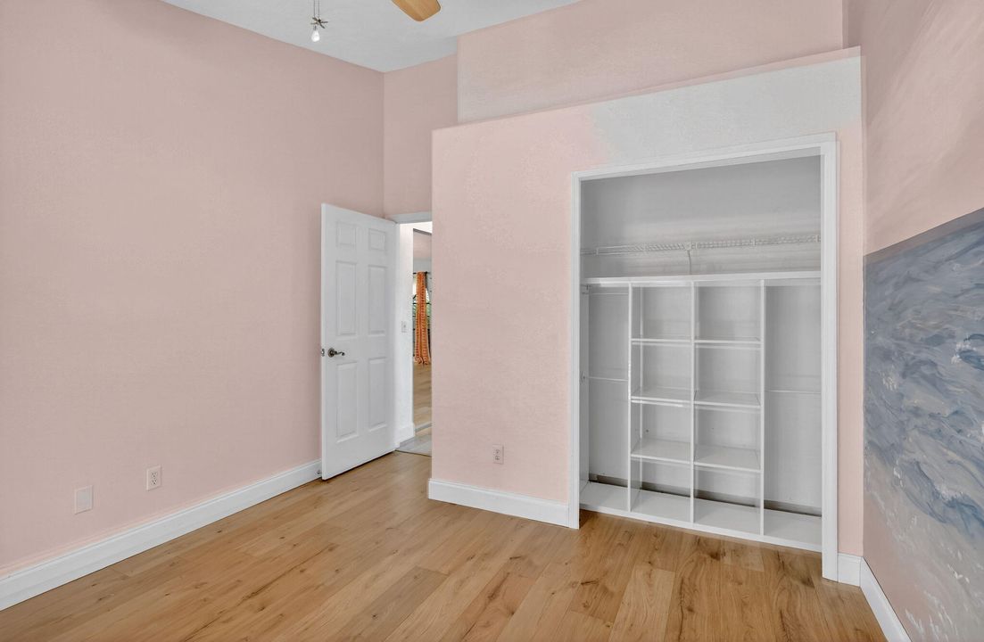 合同活跃: $425,000 (3 贝兹, 2 浴室, 1521 平方英尺)