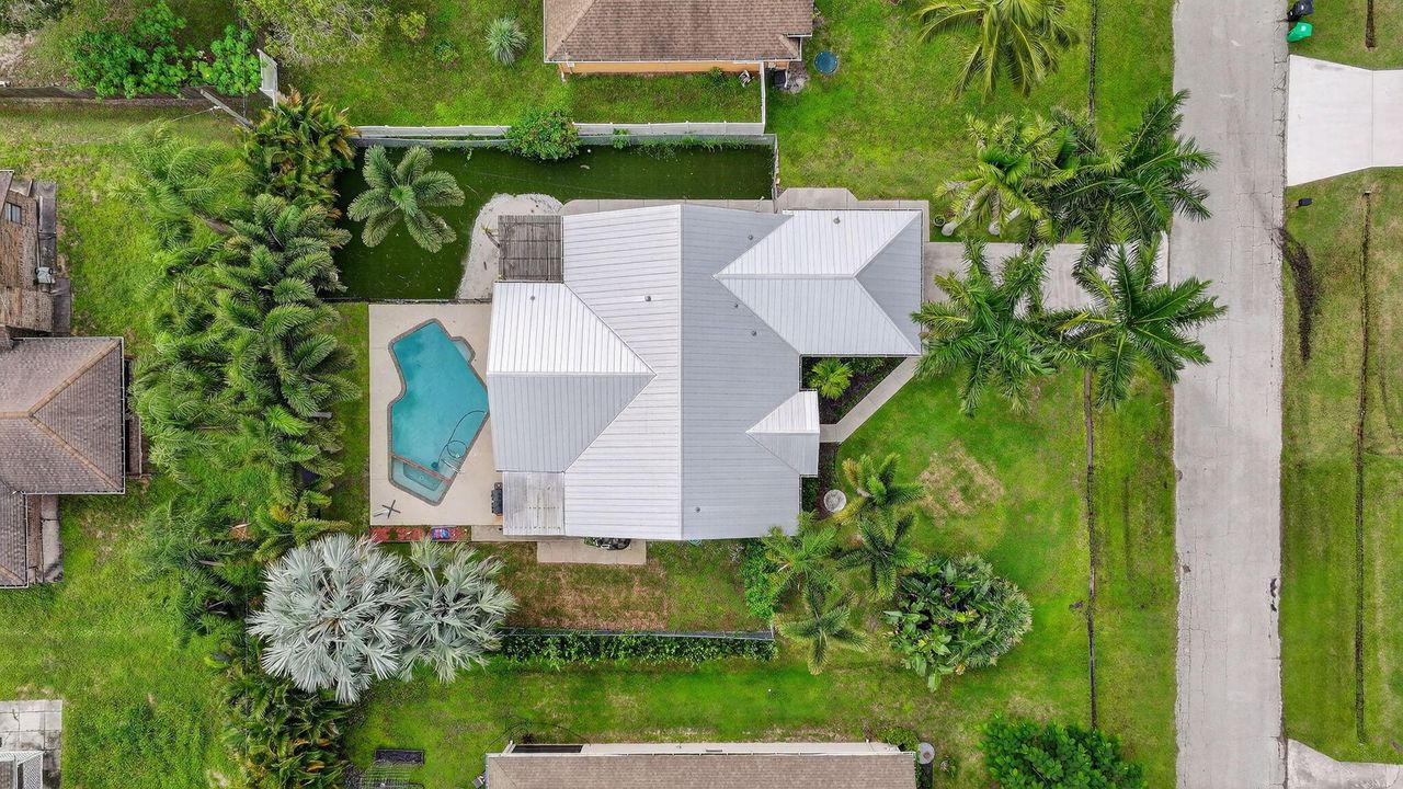 合同活跃: $425,000 (3 贝兹, 2 浴室, 1521 平方英尺)