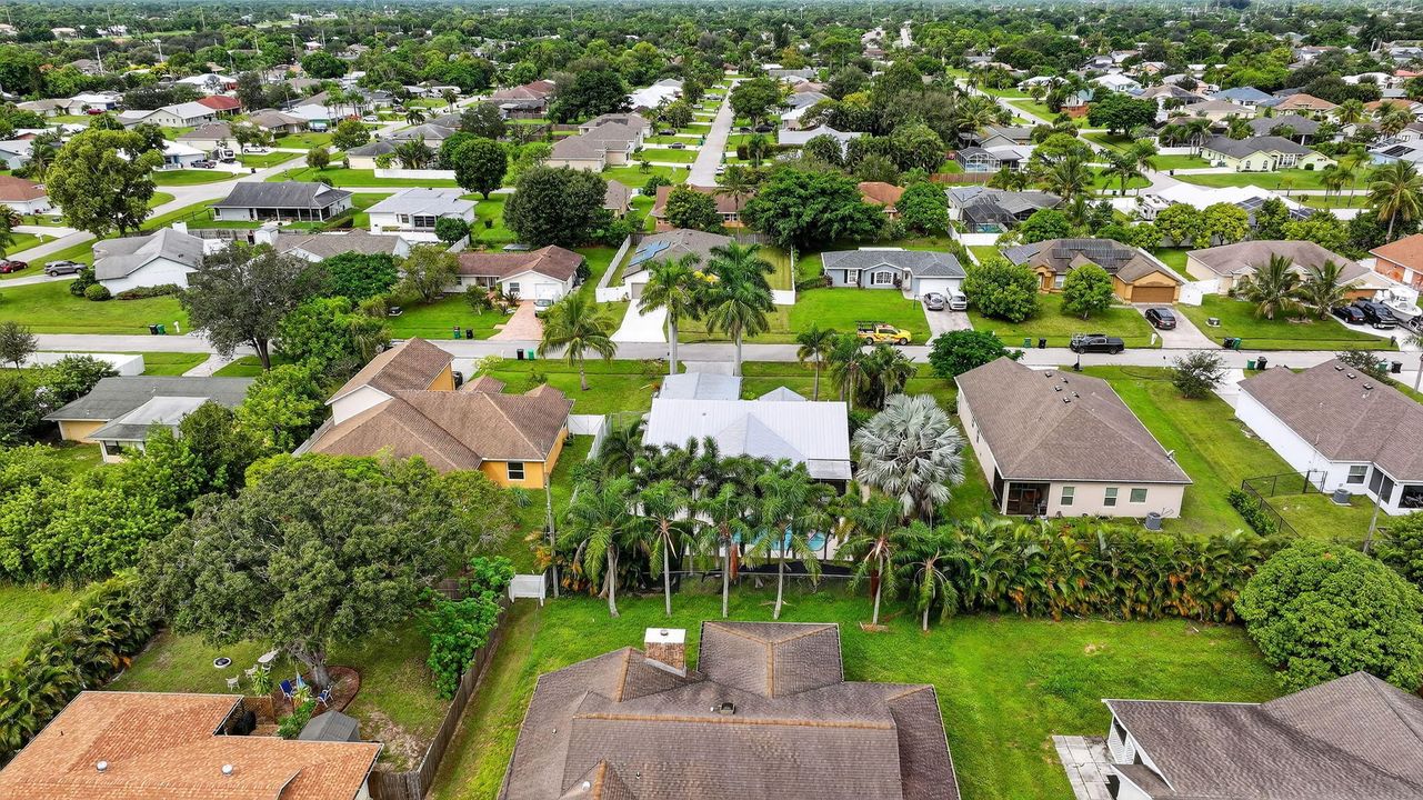 合同活跃: $425,000 (3 贝兹, 2 浴室, 1521 平方英尺)