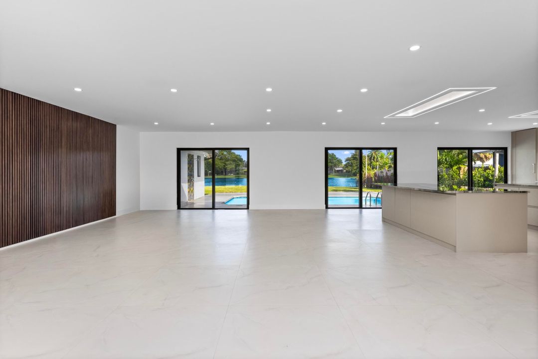 For Sale: $2,325,000 (4 beds, 3 baths, 2912 Square Feet)