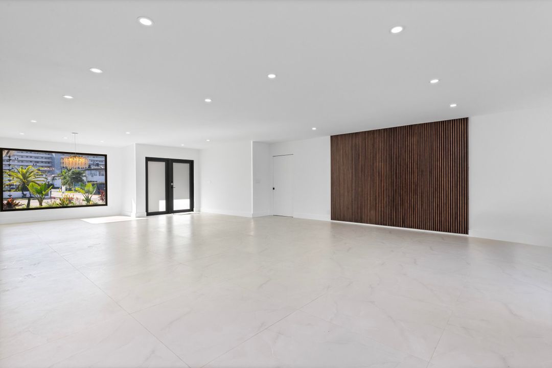 For Sale: $2,325,000 (4 beds, 3 baths, 2912 Square Feet)