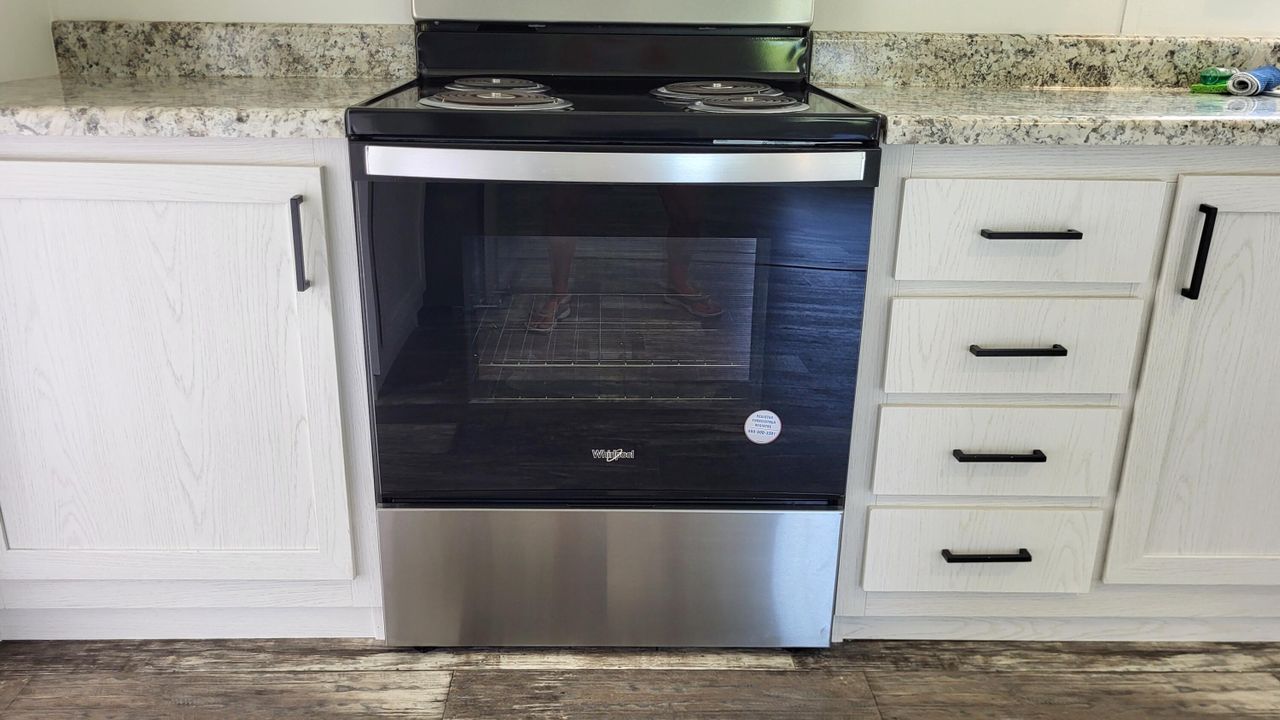 На продажу: $205,000 (2 спален, 2 ванн, 1152 Квадратных фут)